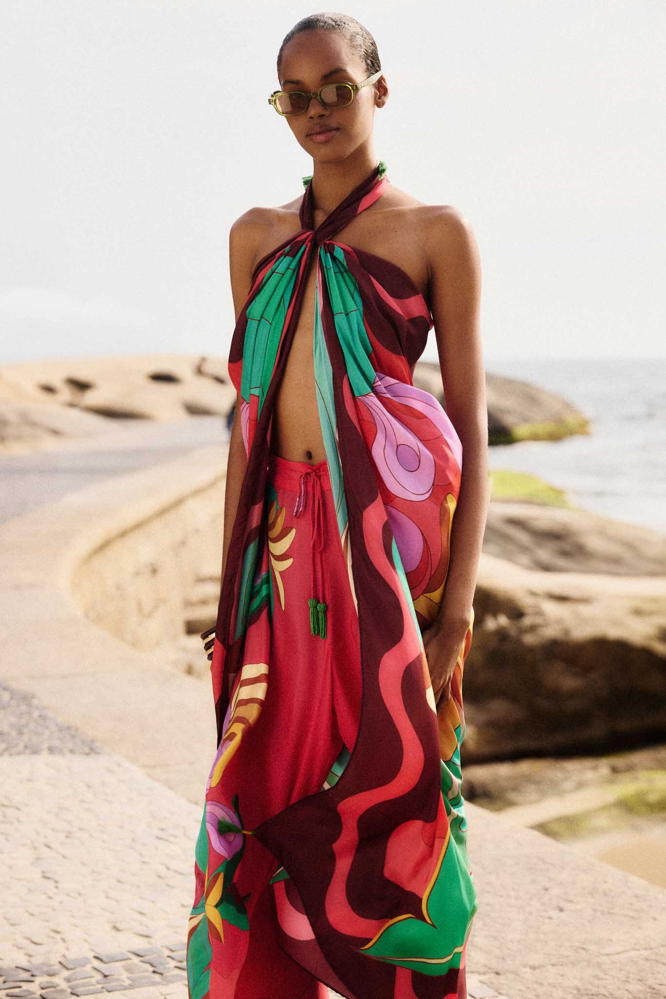 Sarong With Tassel Trim In The Four Corners - Image 4