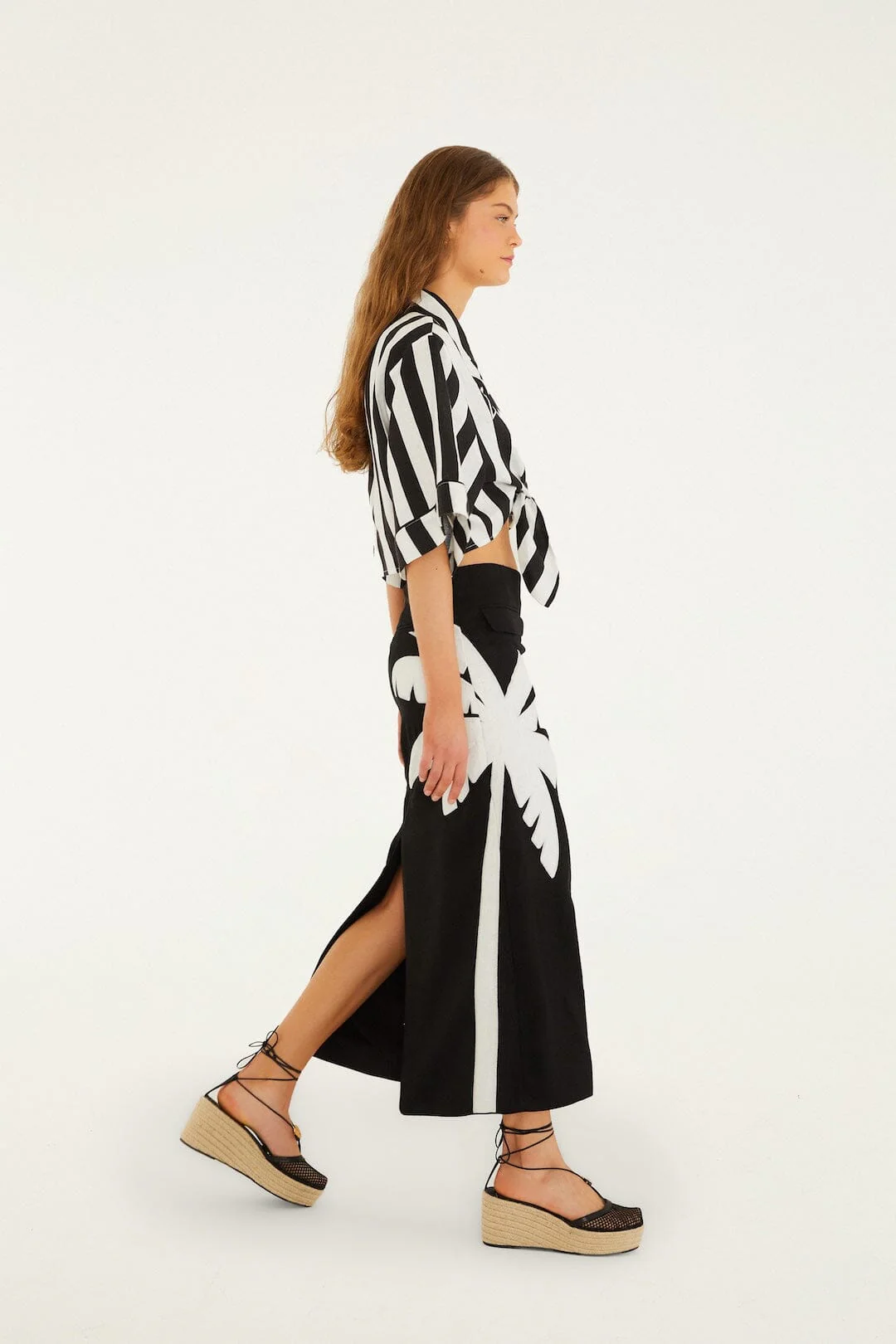 Black Spring Stripes Short Sleeve Crop Top - Image 4